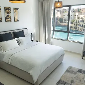 Downtown Oasis, Burj Khalifa Views, Luxury Amenities شقة